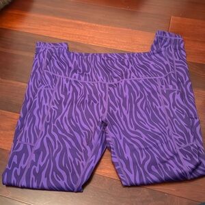New CVG leggings Size Medium PURPLE Zebra
Constantly Varied Gear